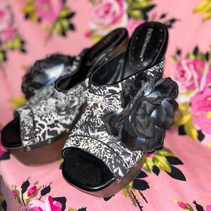 BCBG platform shoes heels wooden black rose pinup rockabilly mob wife rockabilly